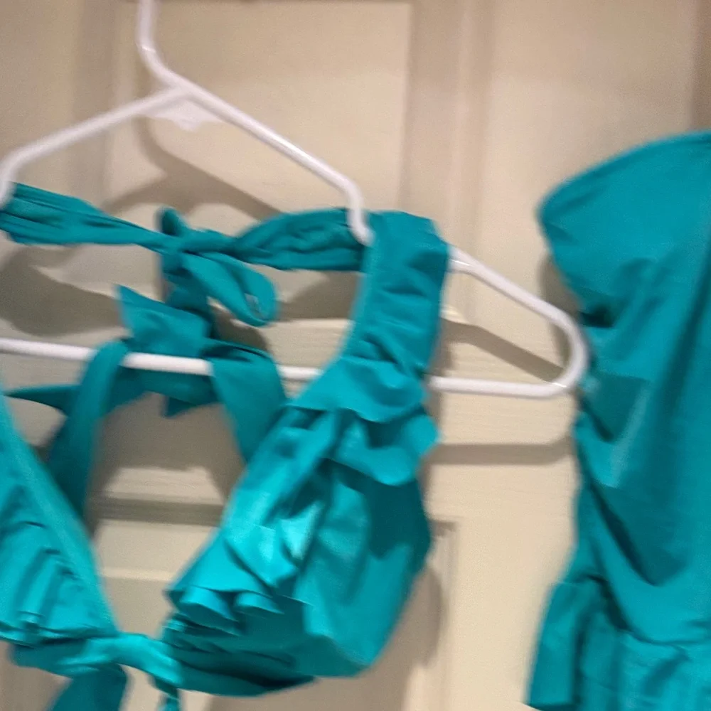 Kenneth Cole Reaction Turquoise Ruffle bikini - Picture 3 of 9